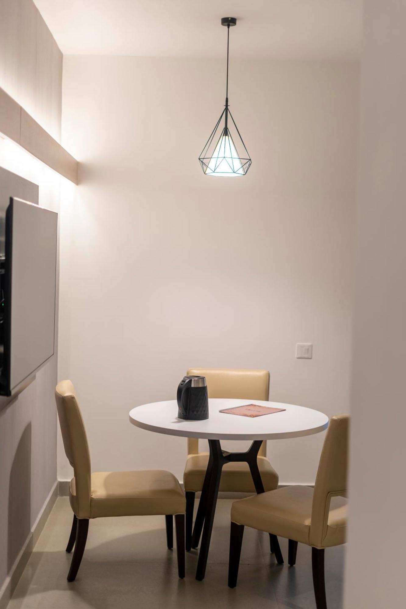 Hotel Deccan Serai Grande, Gachibowli, Hajdarabad Zewnętrze zdjęcie