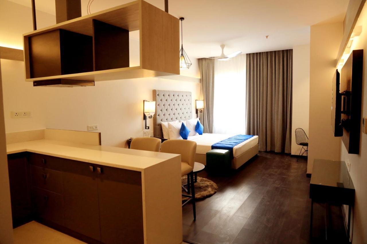 Hotel Deccan Serai Grande, Gachibowli, Hajdarabad Zewnętrze zdjęcie