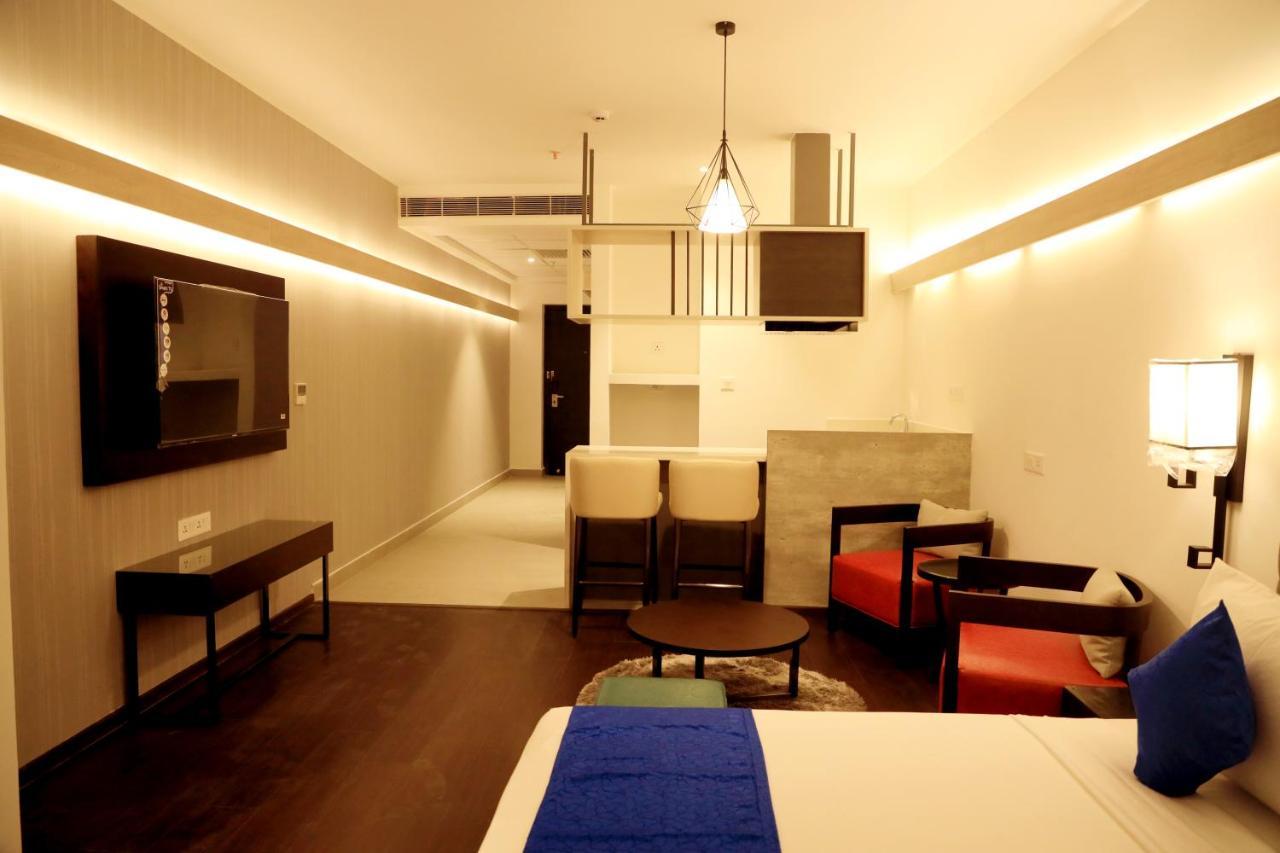 Hotel Deccan Serai Grande, Gachibowli, Hajdarabad Zewnętrze zdjęcie