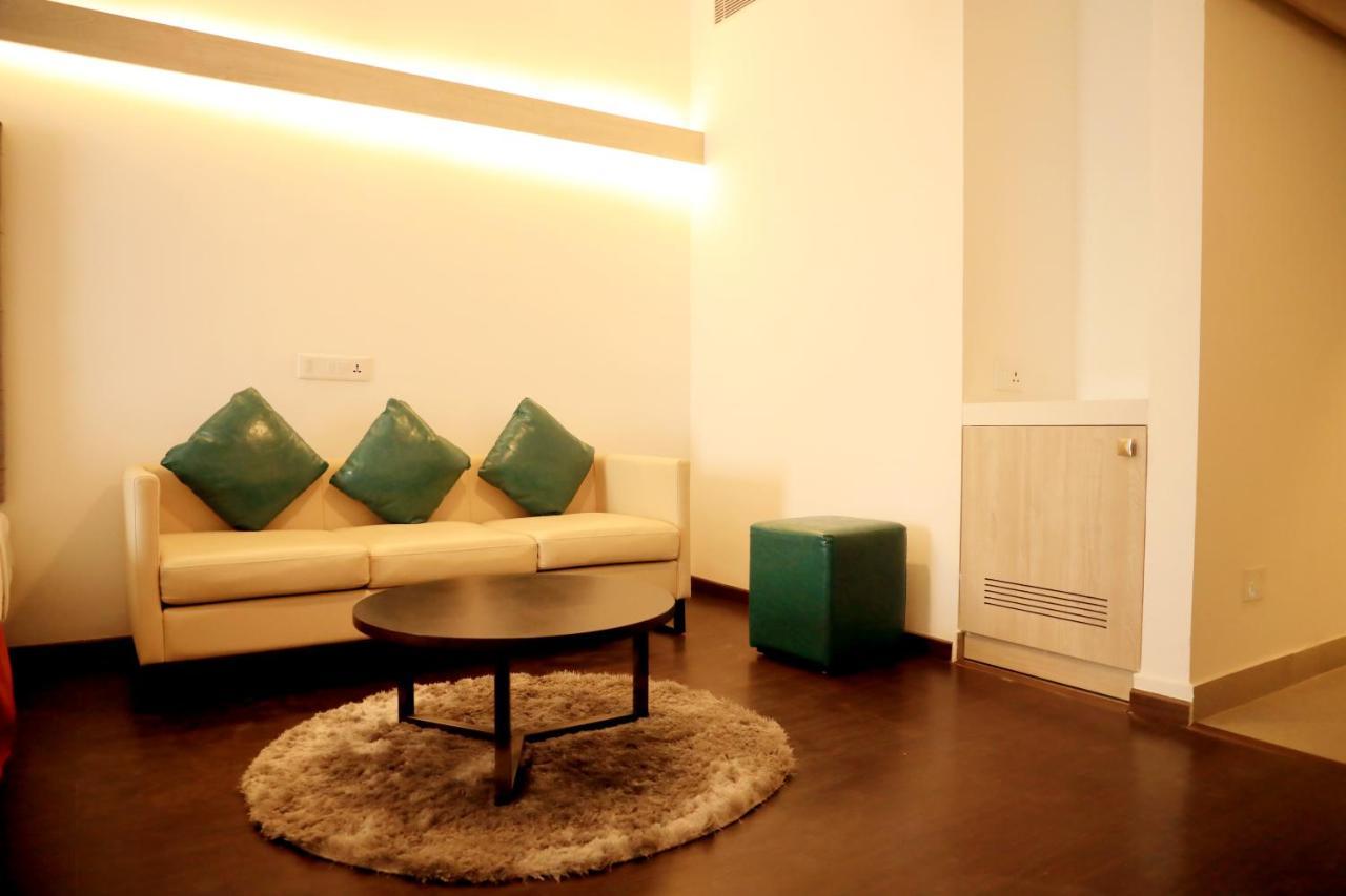 Hotel Deccan Serai Grande, Gachibowli, Hajdarabad Zewnętrze zdjęcie