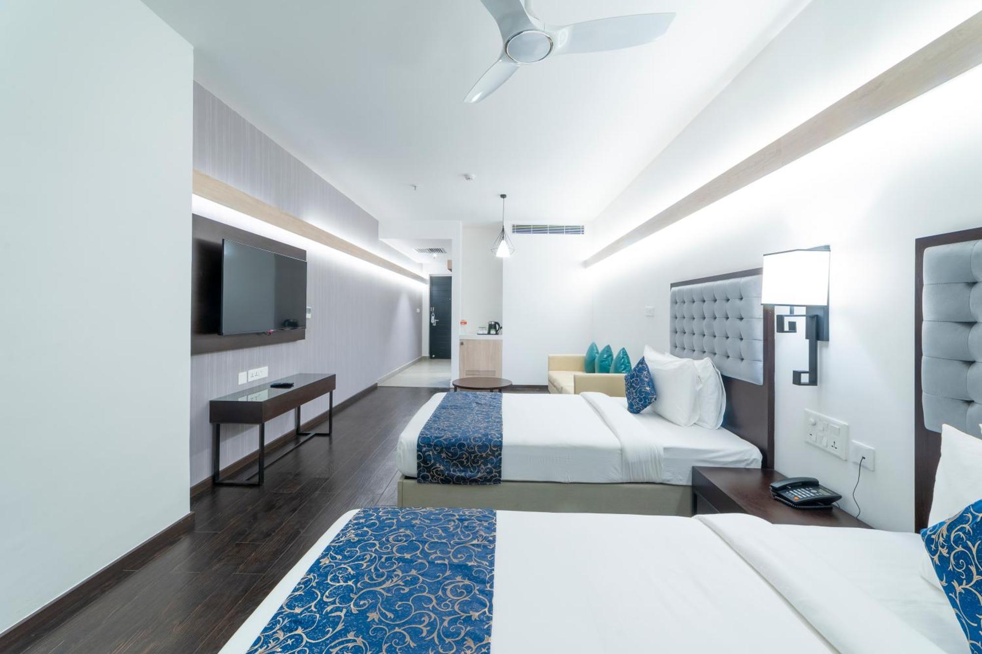 Hotel Deccan Serai Grande, Gachibowli, Hajdarabad Zewnętrze zdjęcie