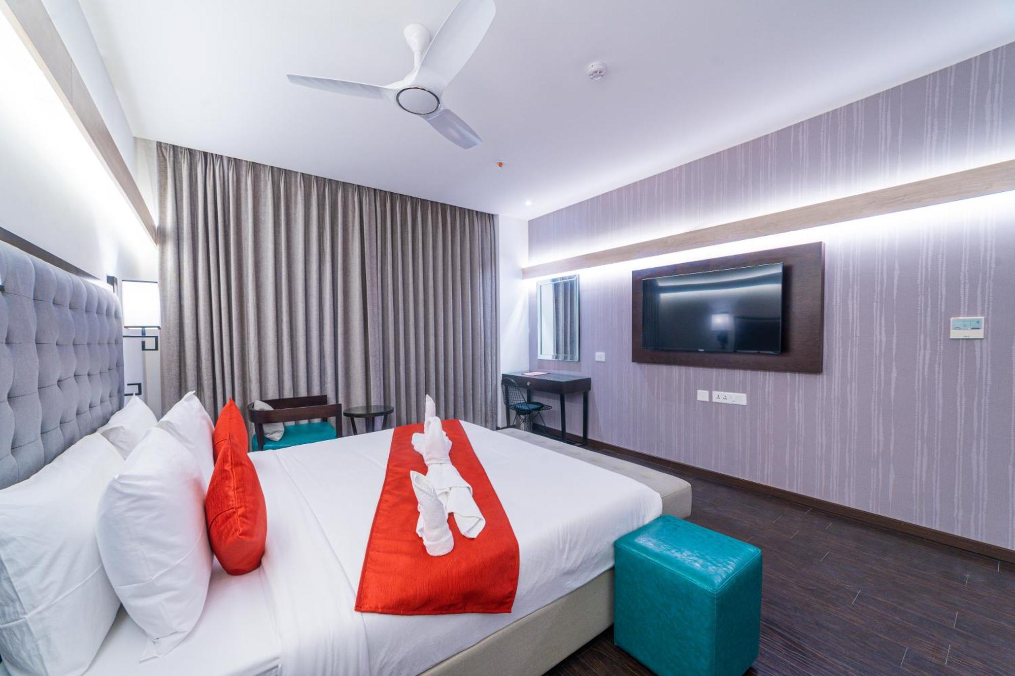 Hotel Deccan Serai Grande, Gachibowli, Hajdarabad Zewnętrze zdjęcie
