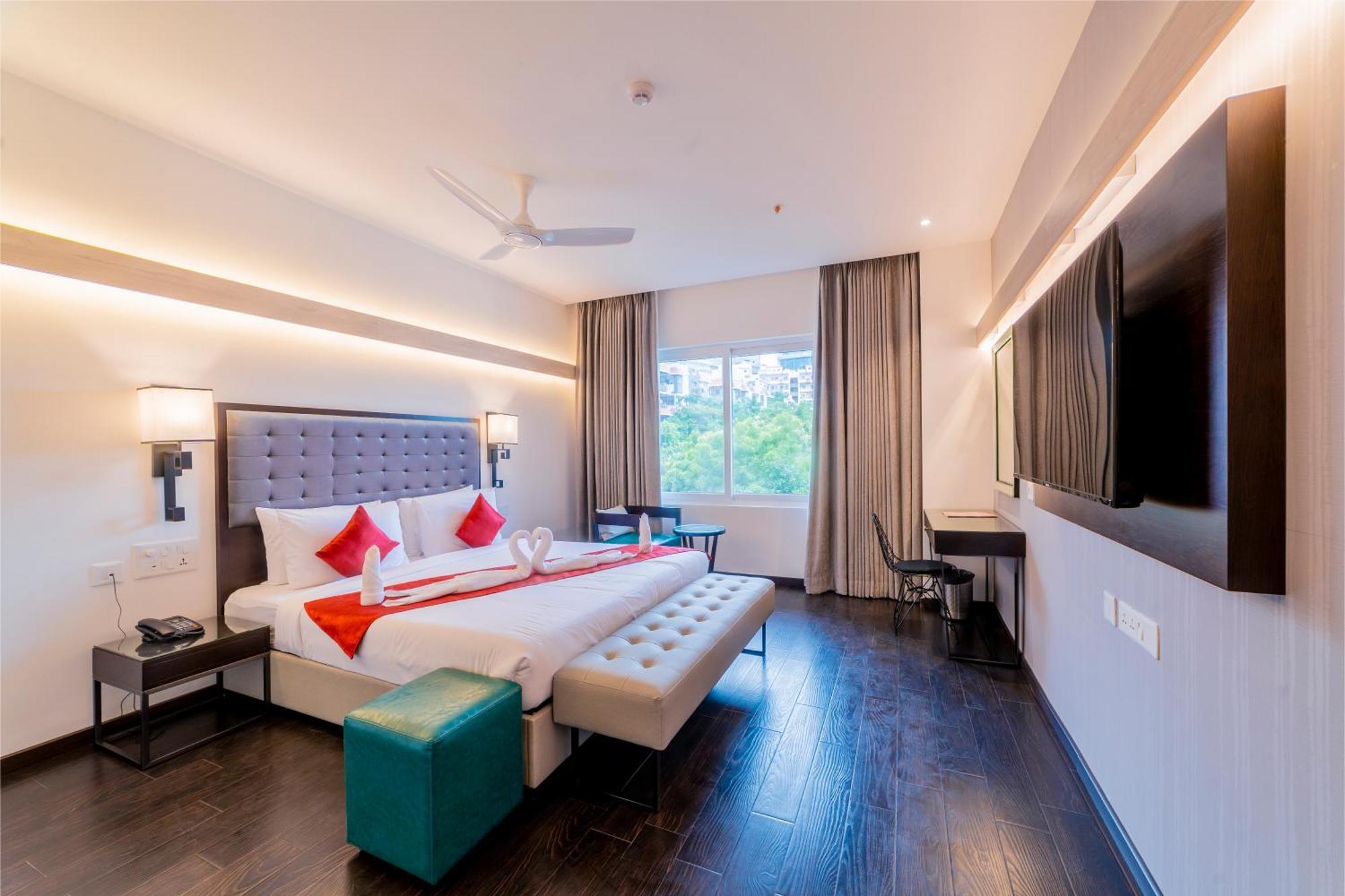 Hotel Deccan Serai Grande, Gachibowli, Hajdarabad Zewnętrze zdjęcie