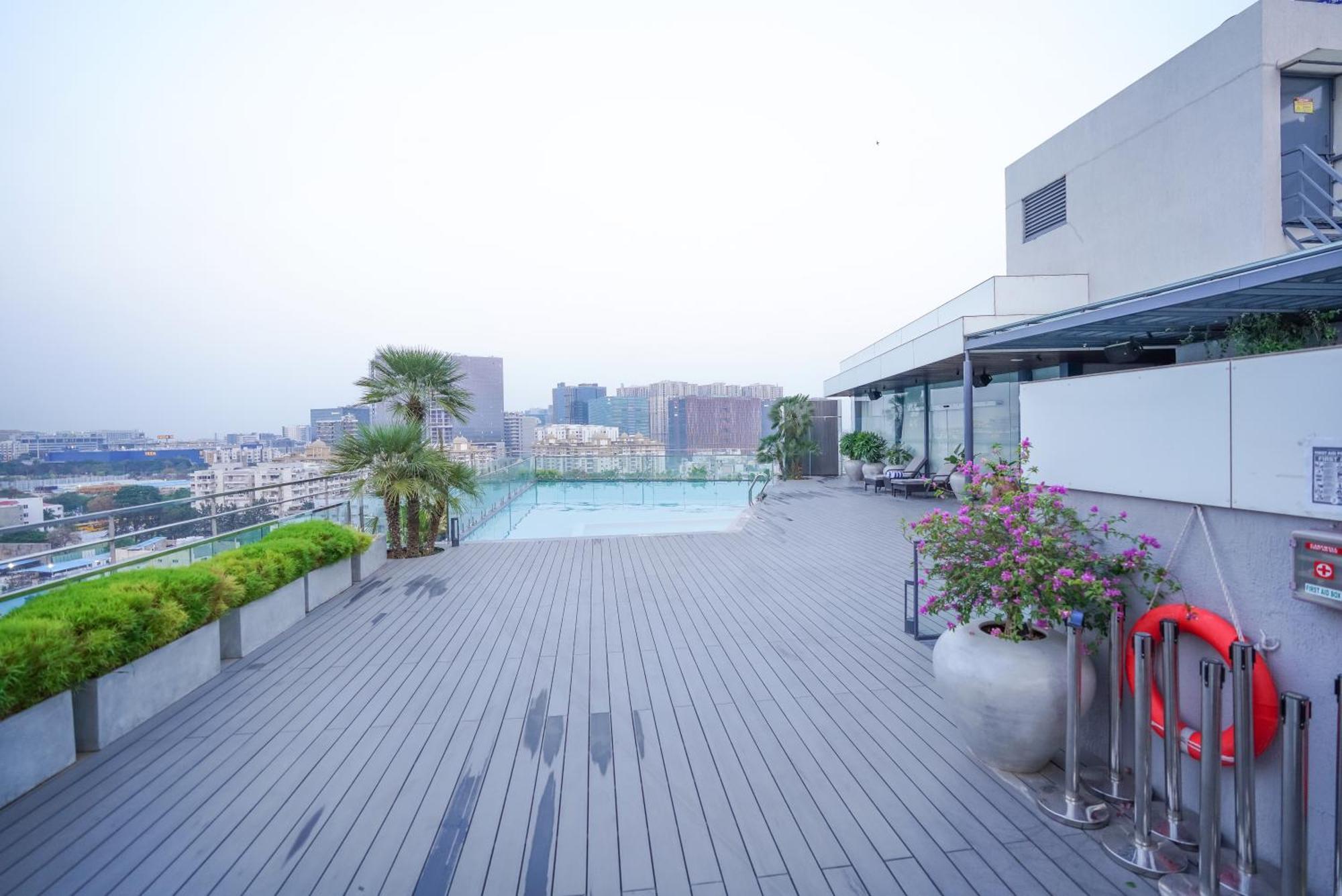 Hotel Deccan Serai Grande, Gachibowli, Hajdarabad Zewnętrze zdjęcie