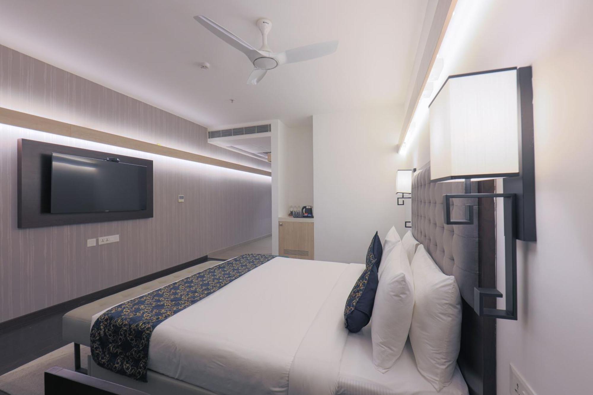 Hotel Deccan Serai Grande, Gachibowli, Hajdarabad Zewnętrze zdjęcie