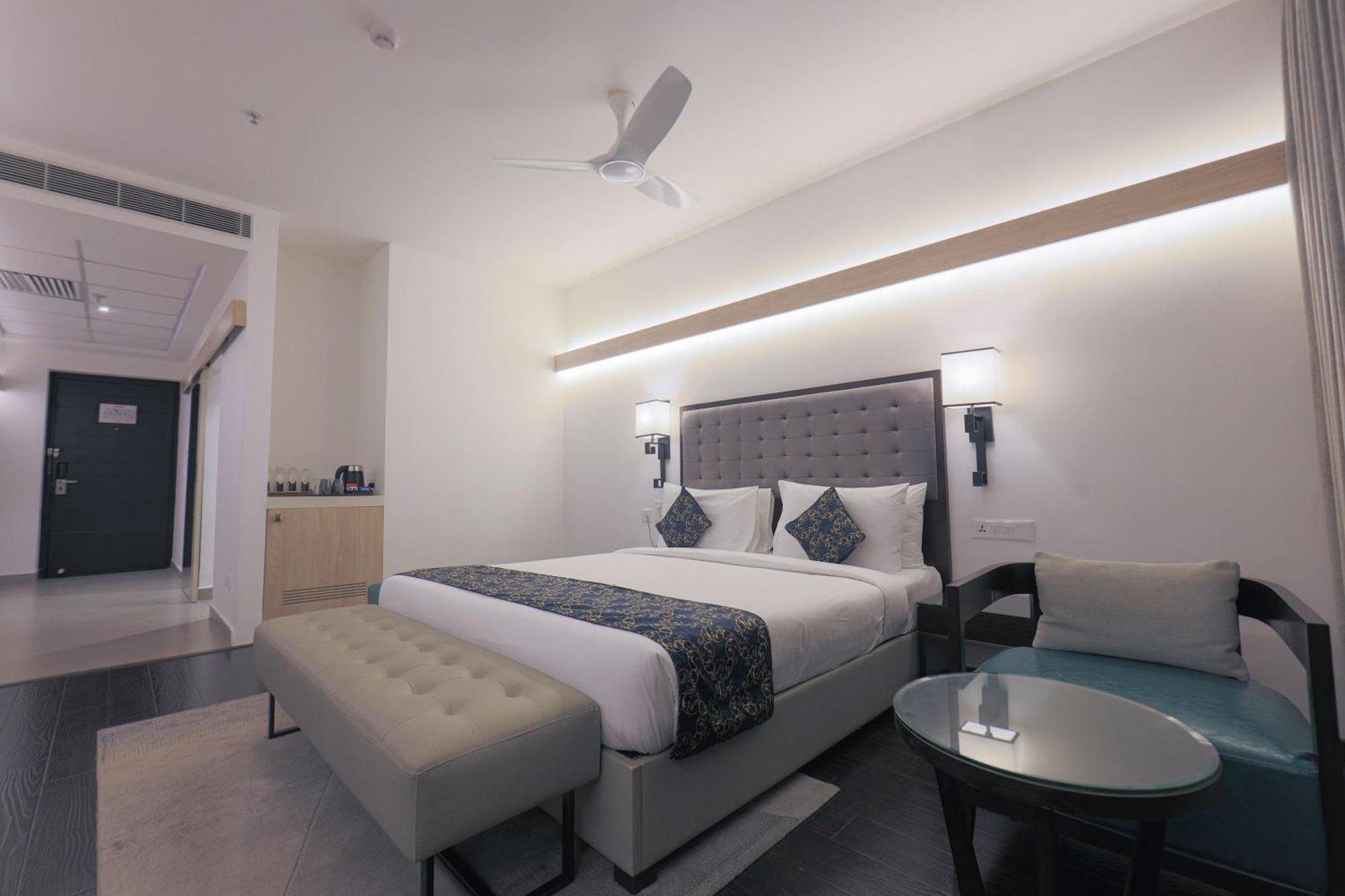Hotel Deccan Serai Grande, Gachibowli, Hajdarabad Zewnętrze zdjęcie