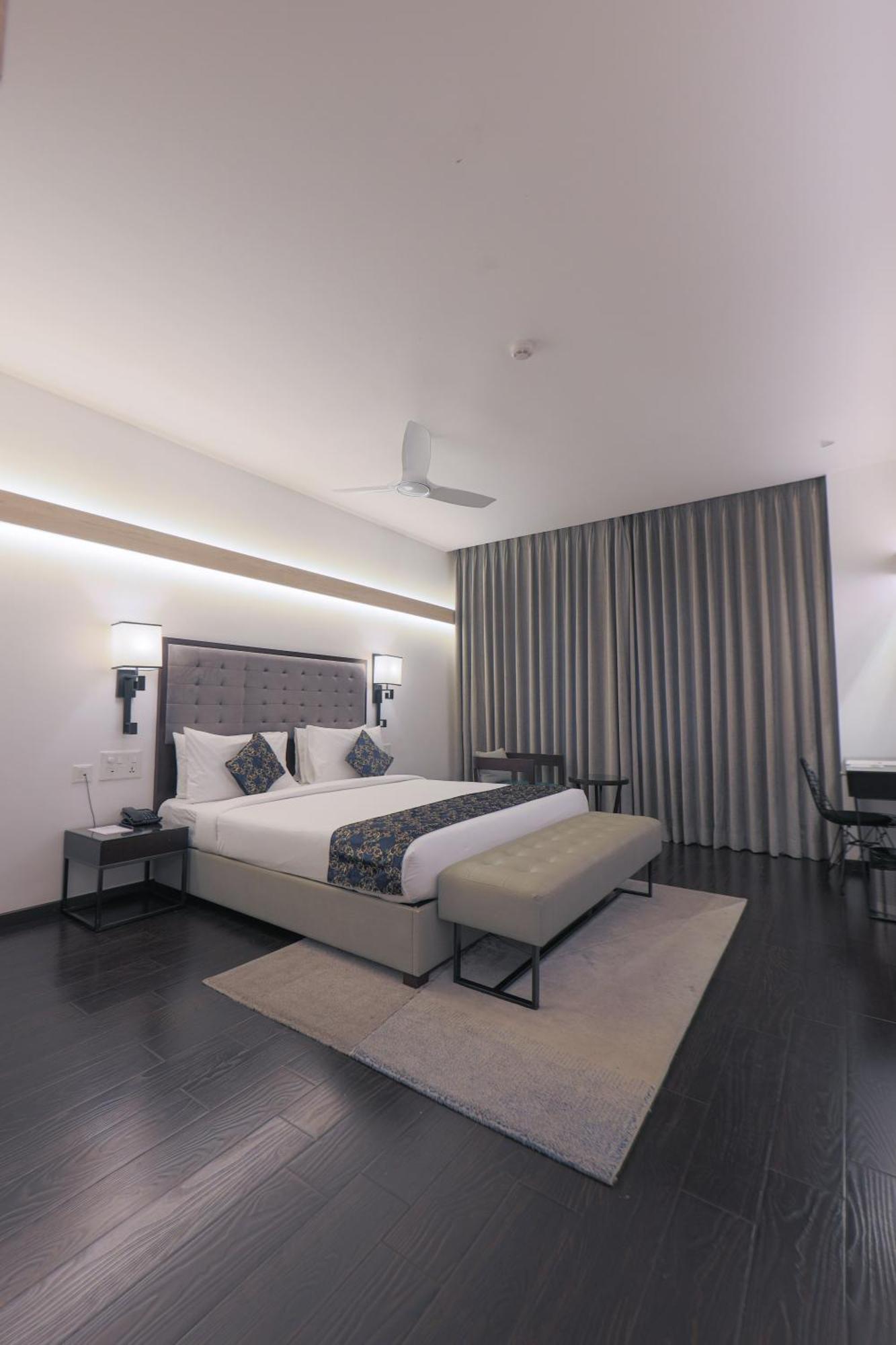 Hotel Deccan Serai Grande, Gachibowli, Hajdarabad Zewnętrze zdjęcie